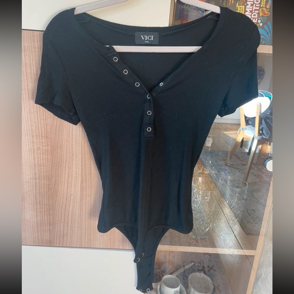 Vici Black Short Sleeve Ribbed Bodysuit!